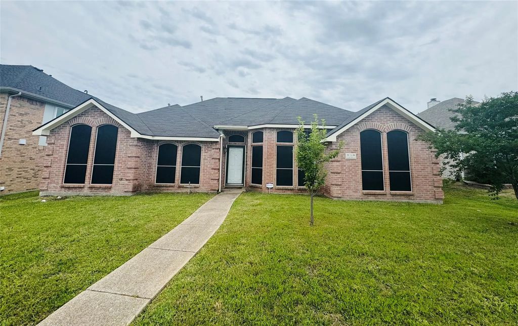 716 Elm Falls Place, Mesquite
