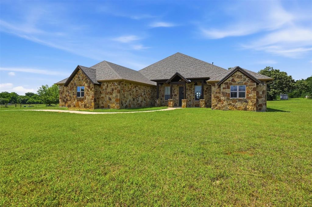 5225 County Road 304 Road, Grandview