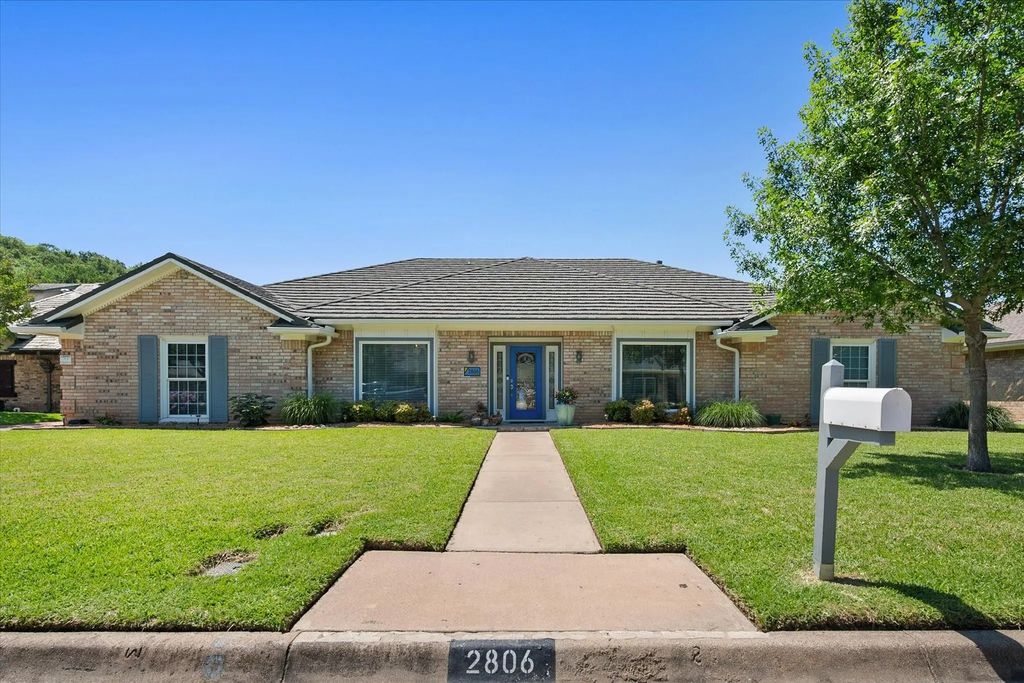 2806 Augusta Lane, Arlington