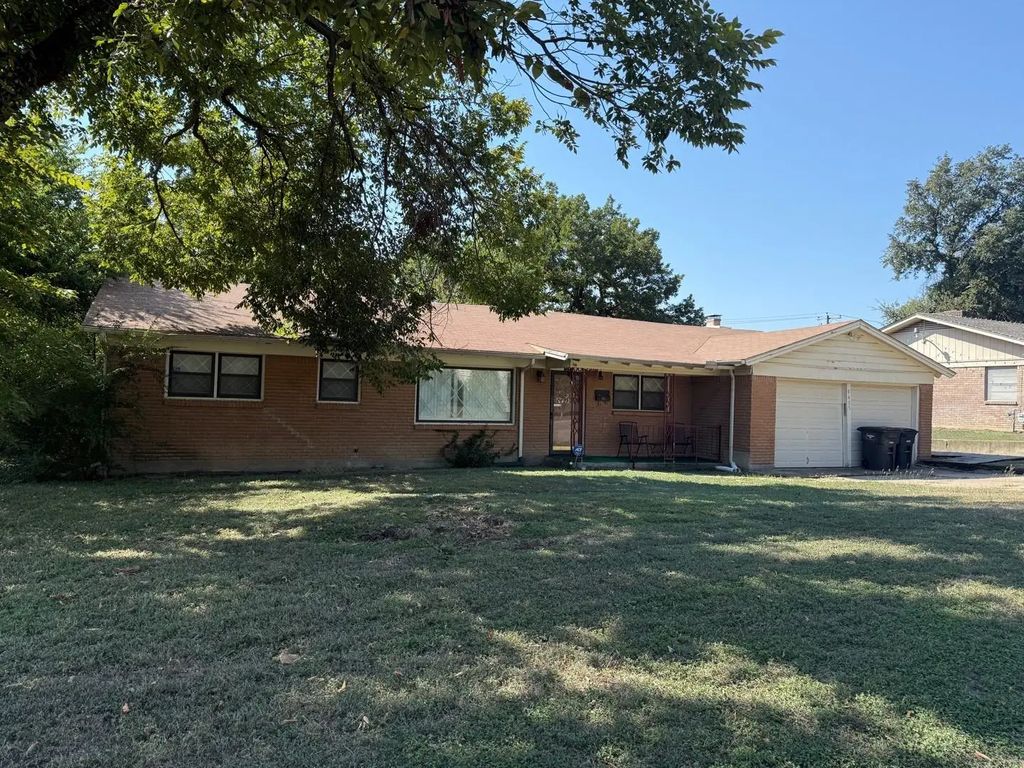 8405 Doreen Avenue, Fort Worth