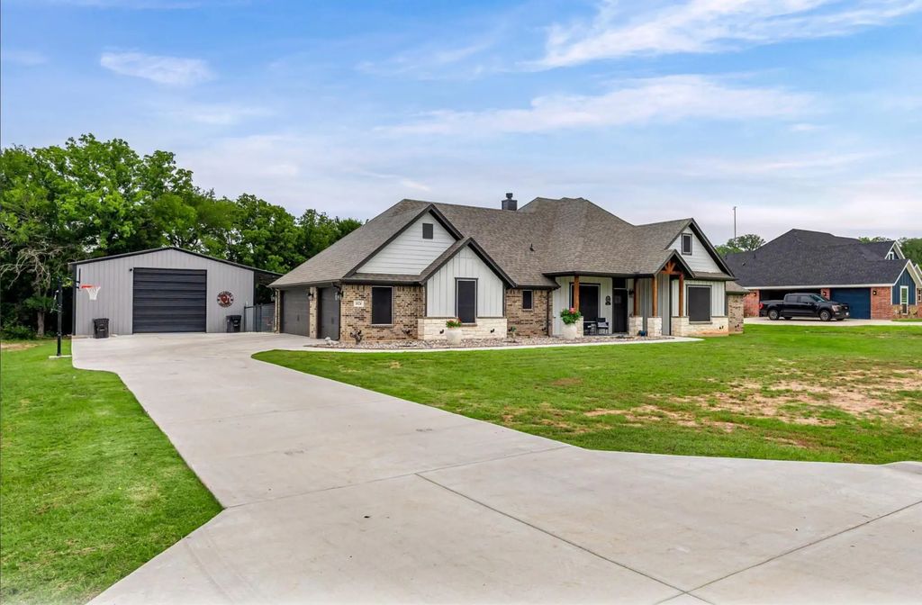 1024 Knoxmiller Court, Weatherford