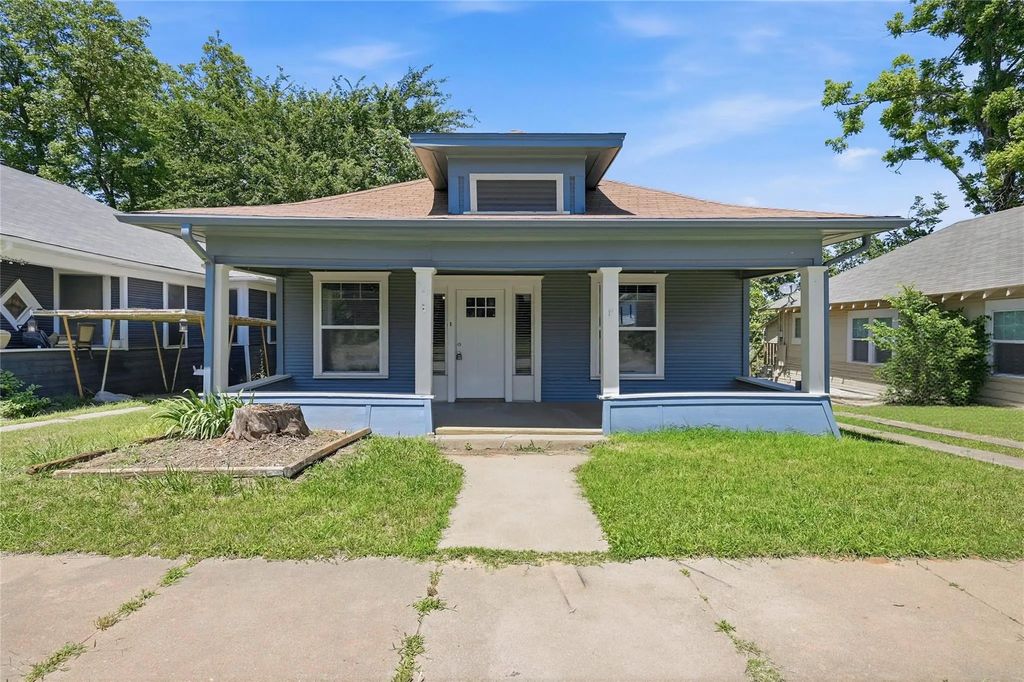 529 E Woodard Street, Denison