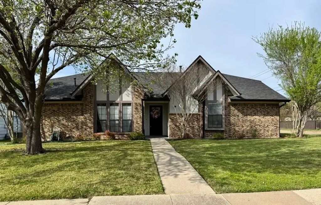 2627 Winterlake Drive, Carrollton