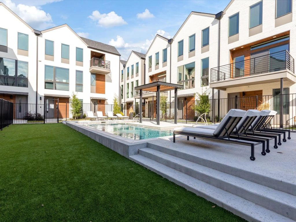 2128 Ashby Street 704, Dallas