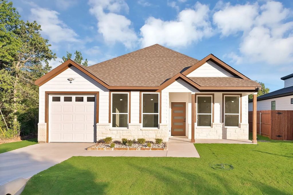 5805 Barkridge Drive, Granbury