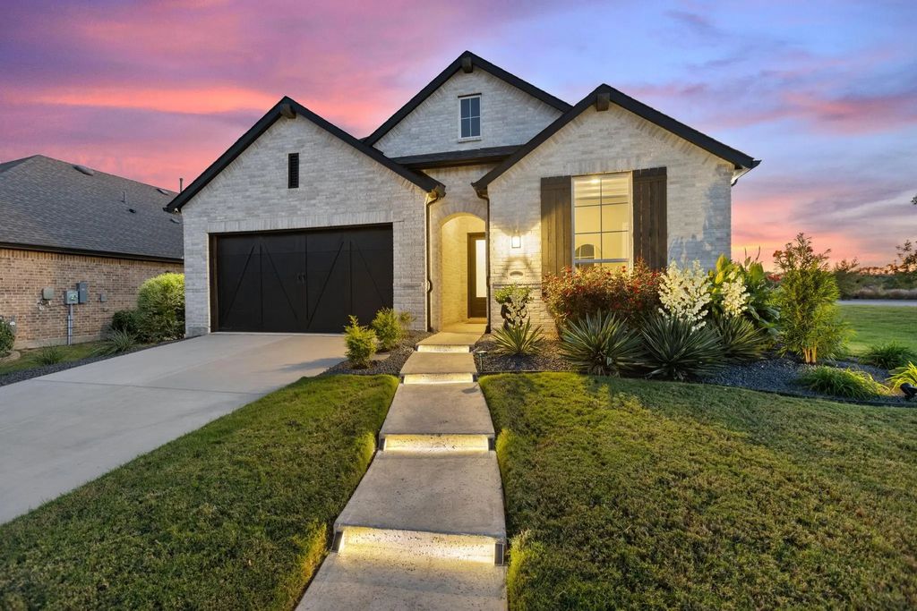 1725 Mcdougall Creek, Van Alstyne