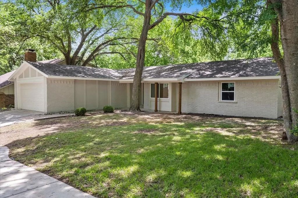 13 Eastlane Place, Plano
