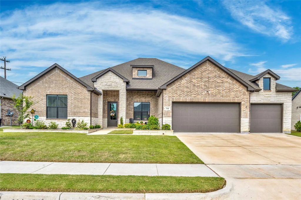 704 Abbey Road, Van Alstyne