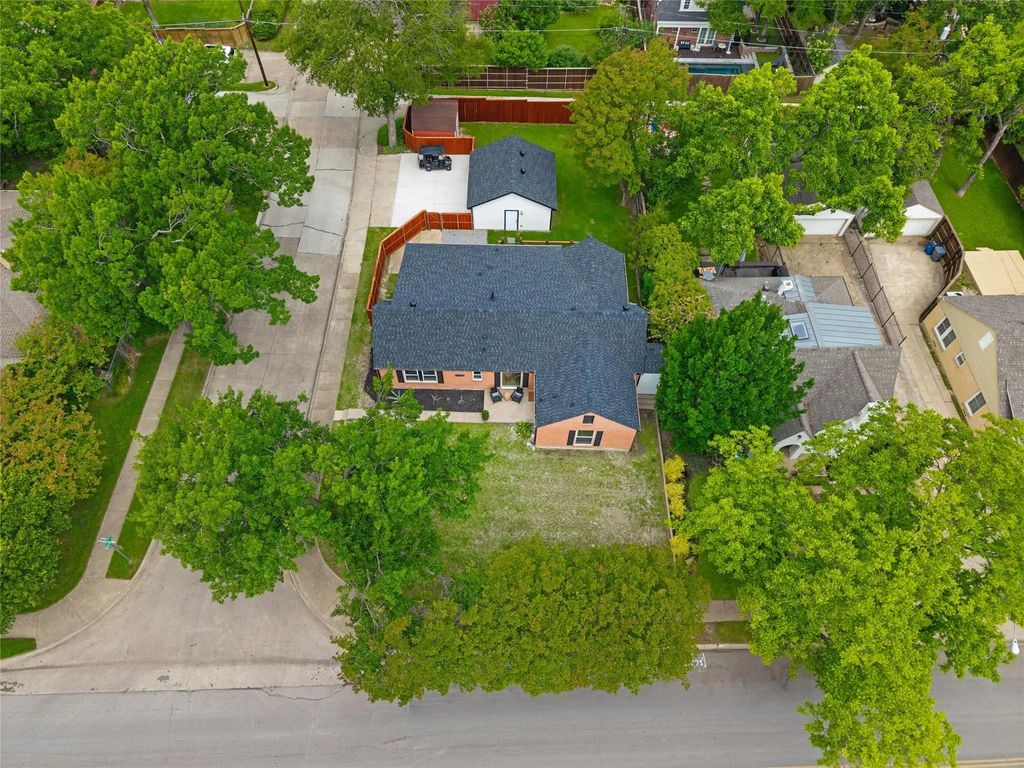 7003 Lindsley Avenue, Dallas