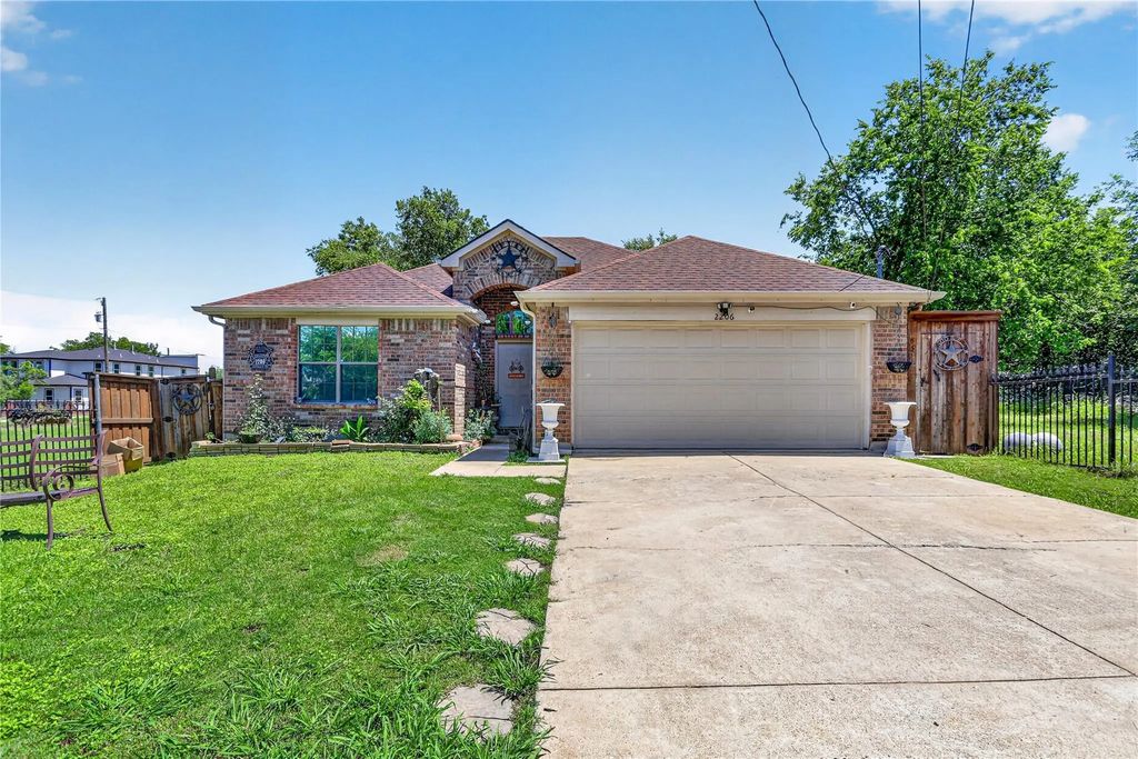 2206 Lapsley Street, Dallas