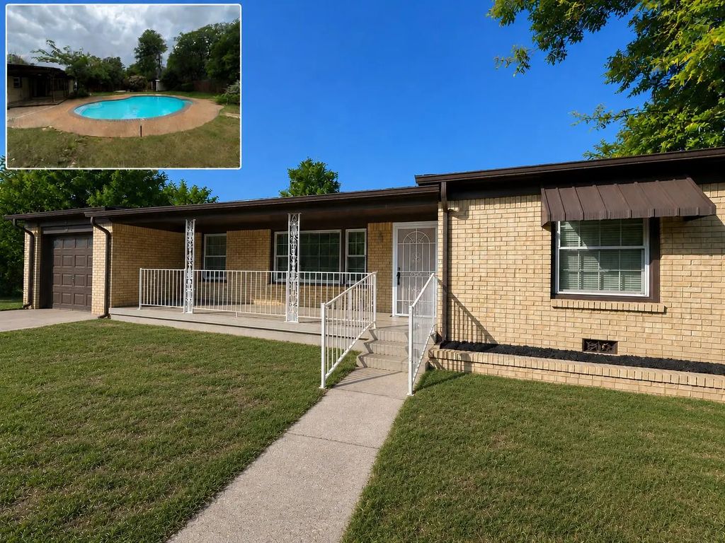 5716 N Wells Circle, Westworth Village