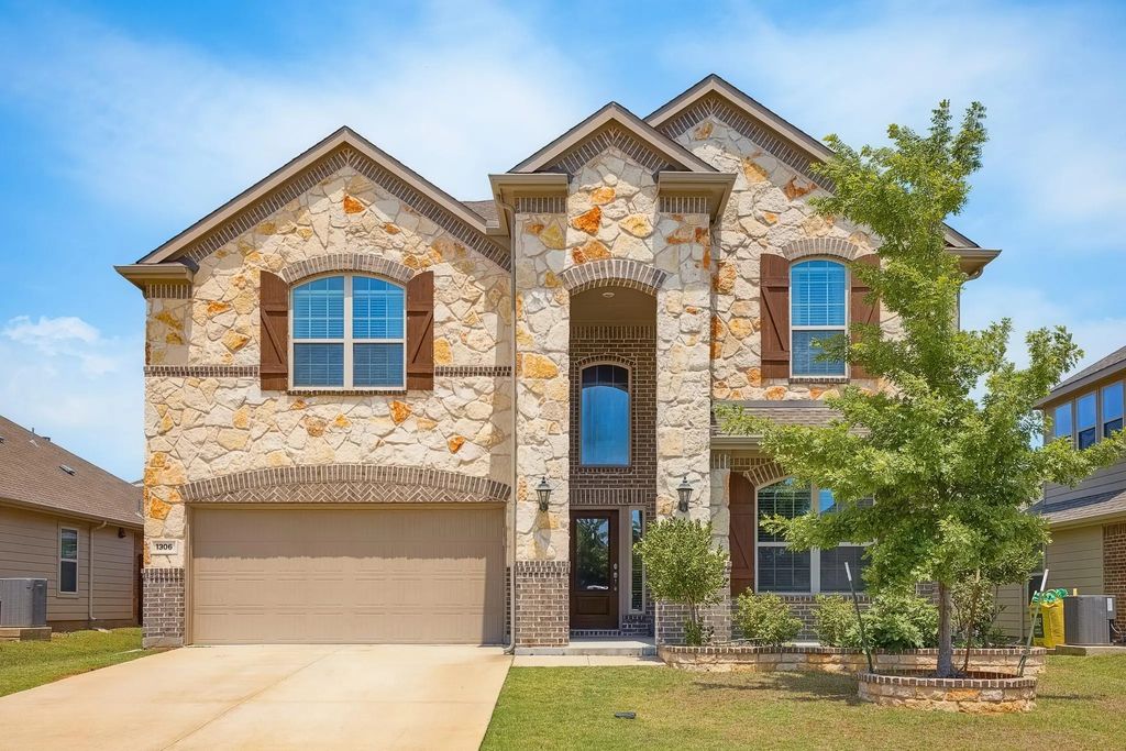 1306 Crossvine Drive, Anna