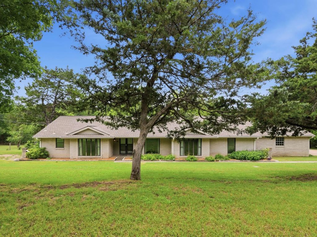 1014 Green Valley Lane, Duncanville