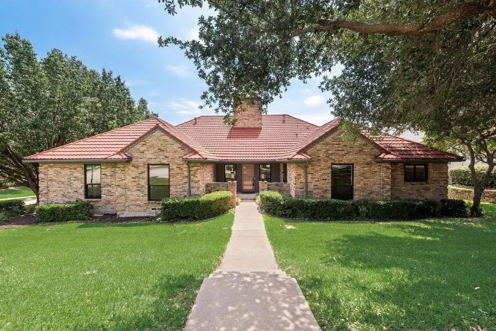 500 Del Rio Court, Irving