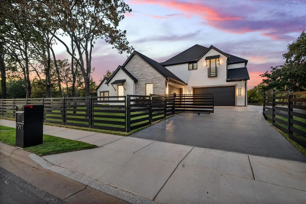 9017 Rumfield Road, North Richland Hills