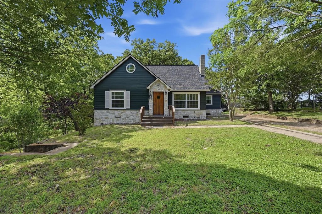 1630 W Crawford Street, Denison