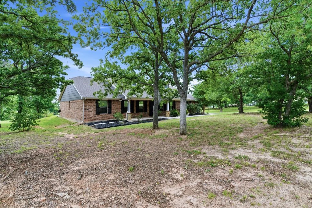 108 La Arroya Drive, Weatherford