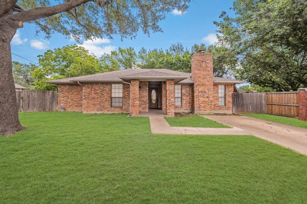 536 N Briery Road, Irving