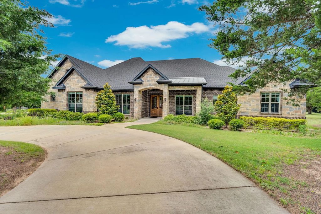 307 Terrace Lane, Cedar Hill