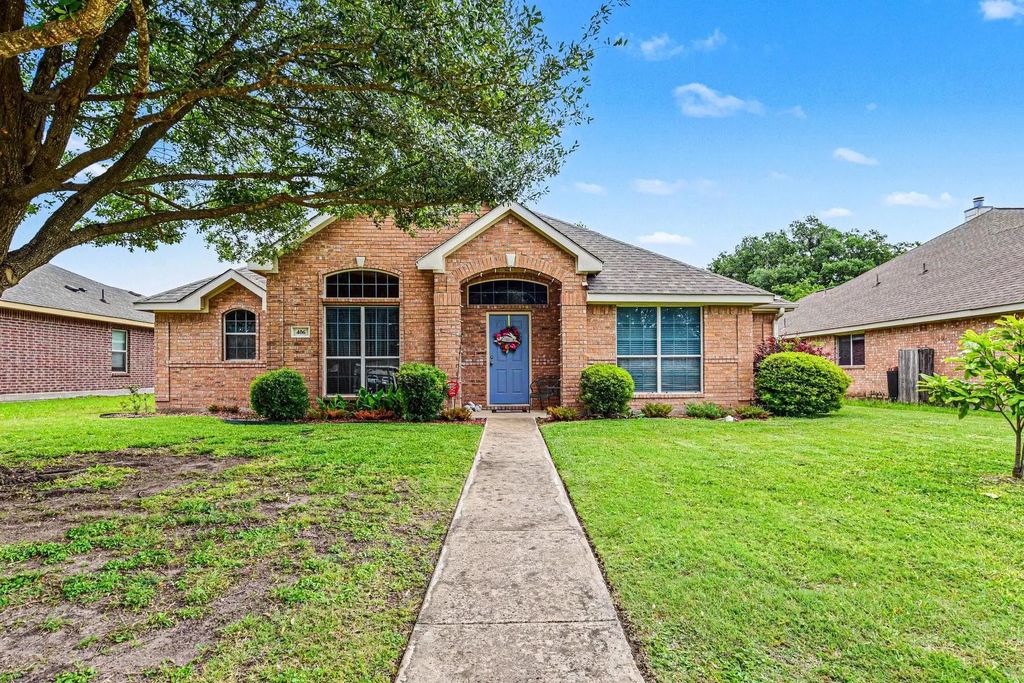 406 Northgate Drive, Terrell