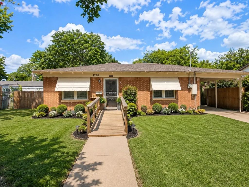 1202 Sunnyside Avenue, Cockrell Hill