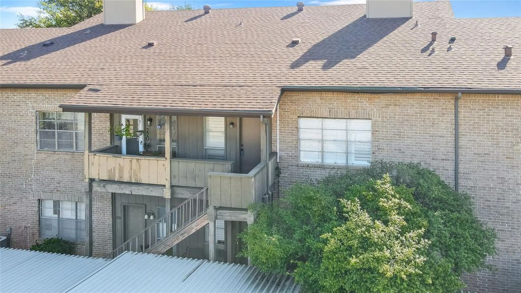 10437 High Hollows Drive 219, Dallas