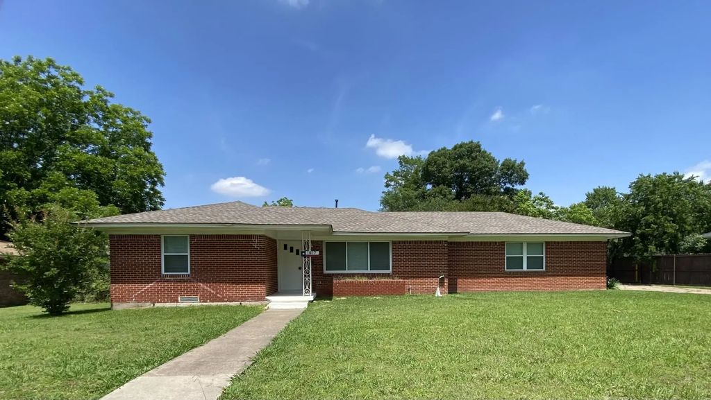 1617 Blackhawk Lane, Garland