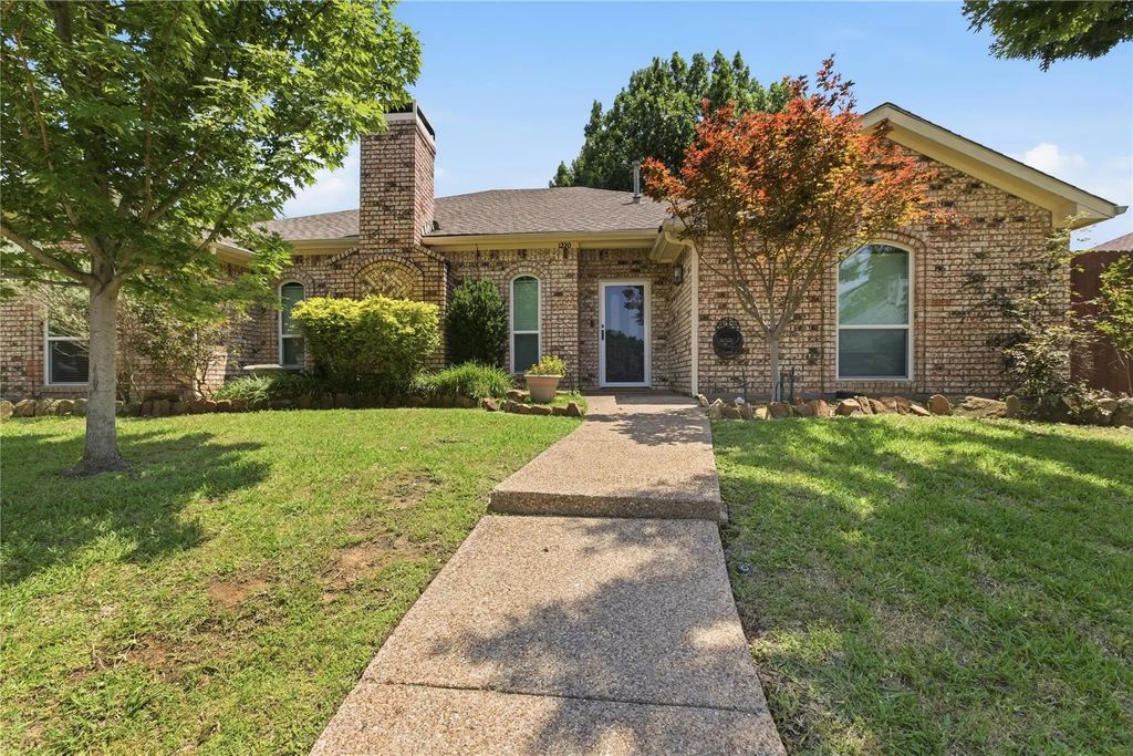 1220 Dark Forest Drive, Lewisville