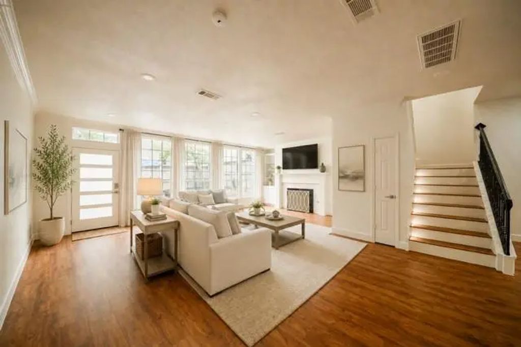 4313 Tomberra Way, Dallas