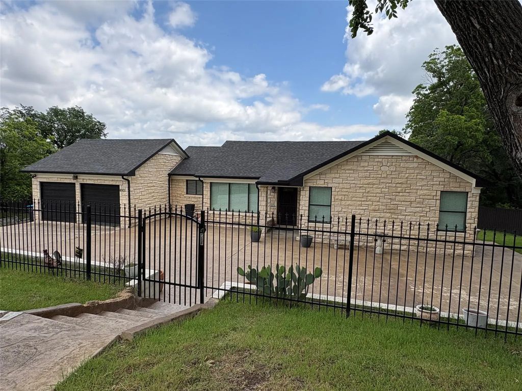 4901 Circle Ridge Drive, Fort Worth
