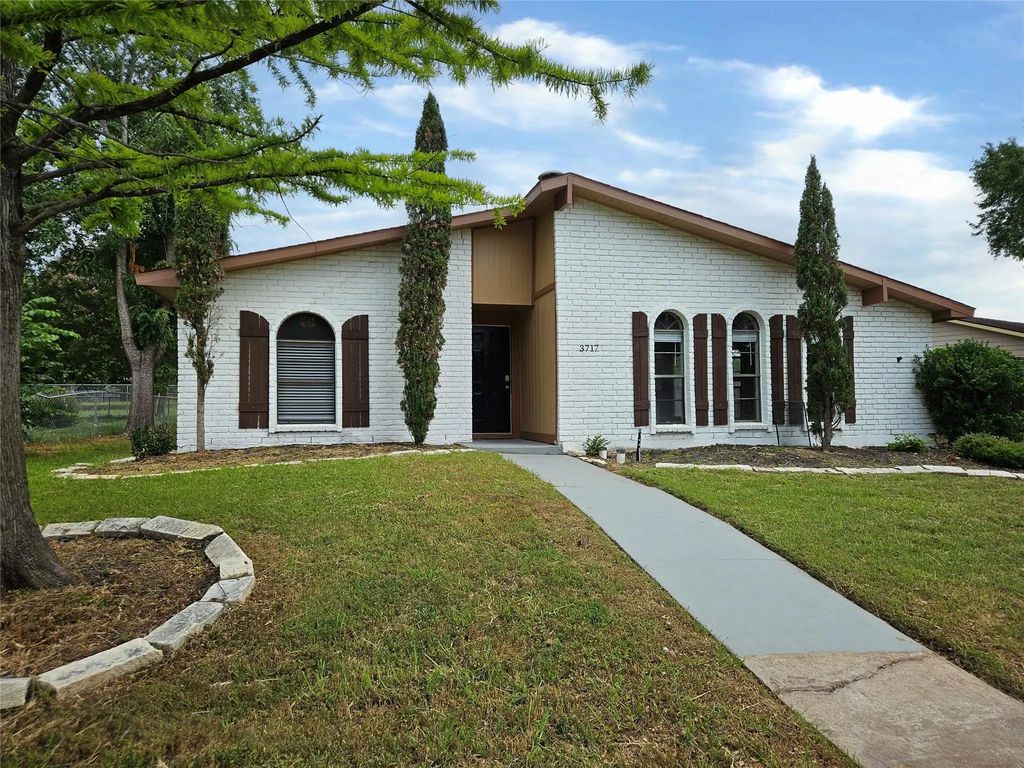 3717 Red Oak Drive, Garland
