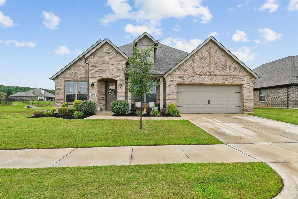 2532 Bunker Hill Drive, Burleson
