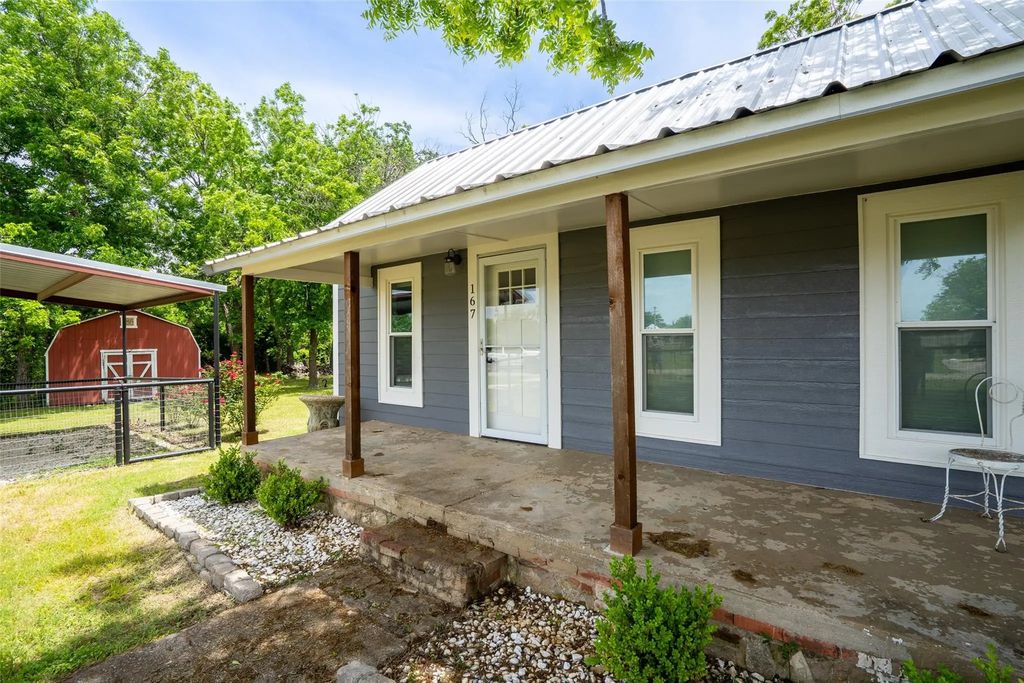 167 W Ross Street, Walnut Springs