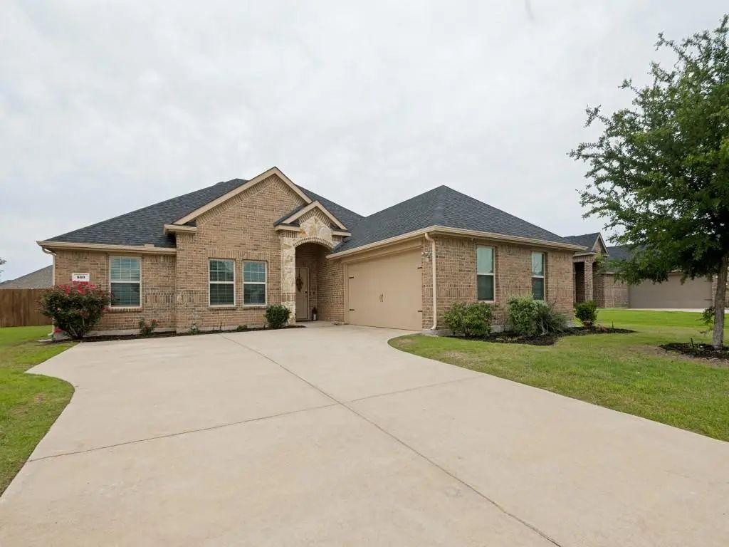 510 Woodhaven Drive, Waxahachie
