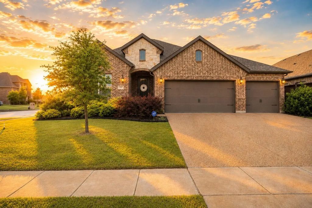 1024 Macaw Drive, Forney