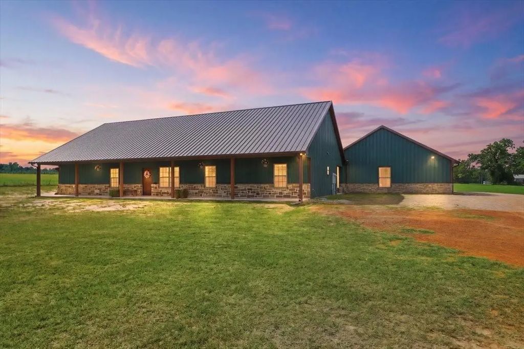 971 Bamboo Road, Big Sandy