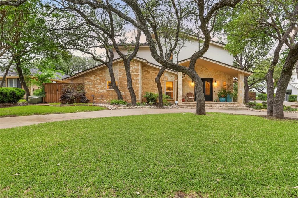 8877 Random Road, Fort Worth