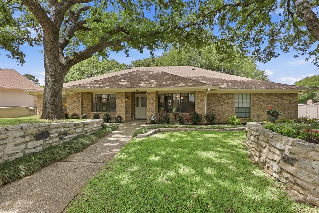 1902 Red Cypress Court, Arlington