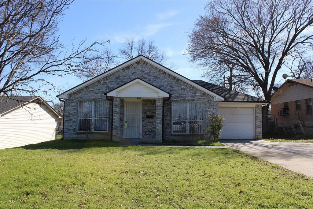 1706 Caravan Trail, Dallas