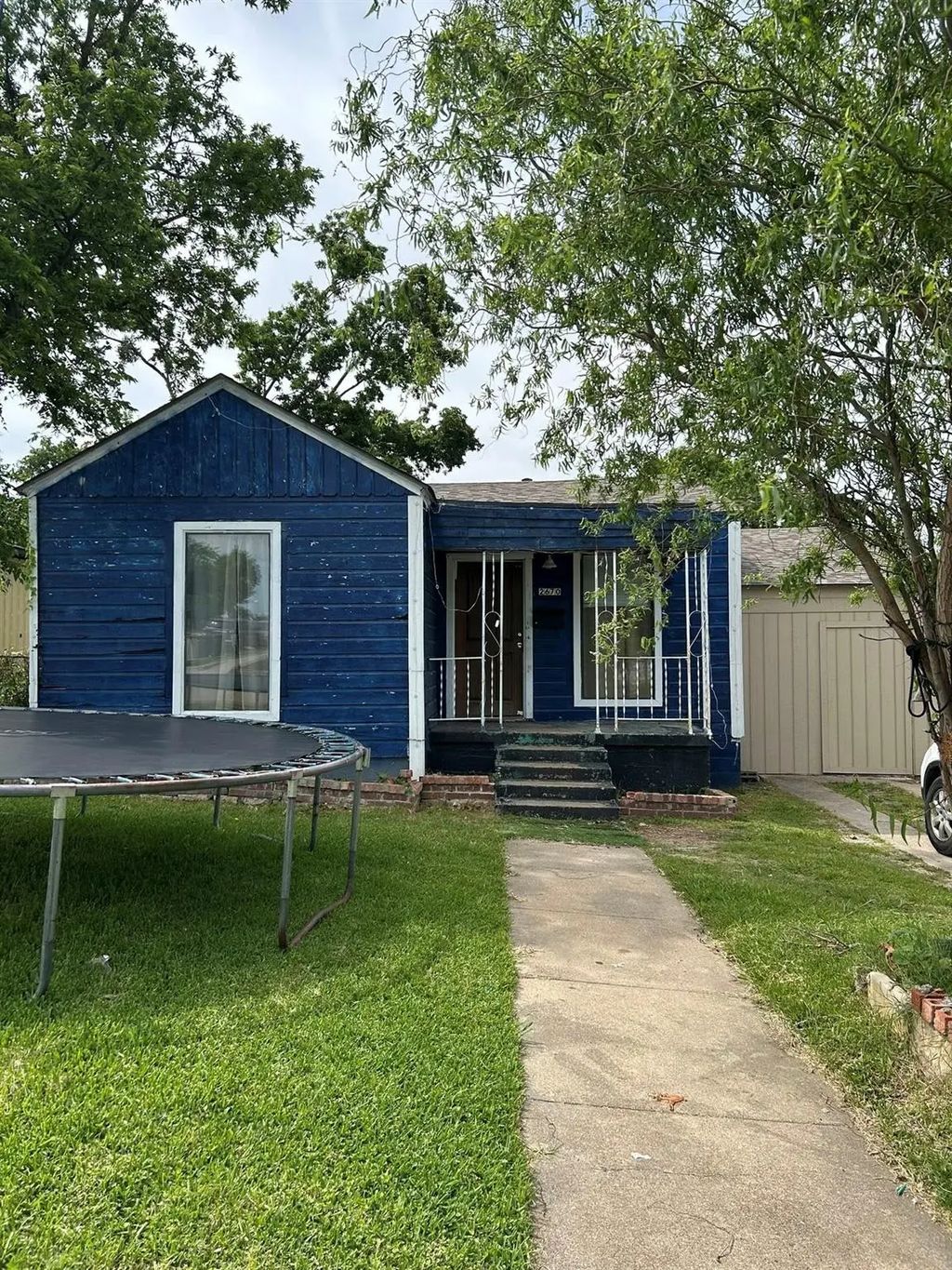 2670 Strong Avenue, Fort Worth