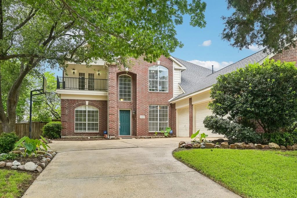 6909 Twin Ponds Drive, Plano