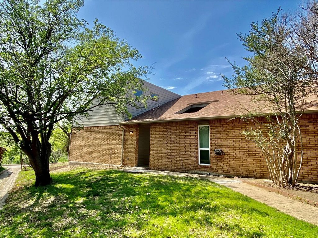 2023 Springwood Place A, Carrollton
