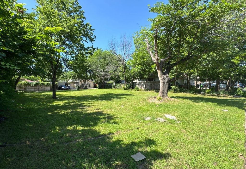 7242 Amy Street, Dallas