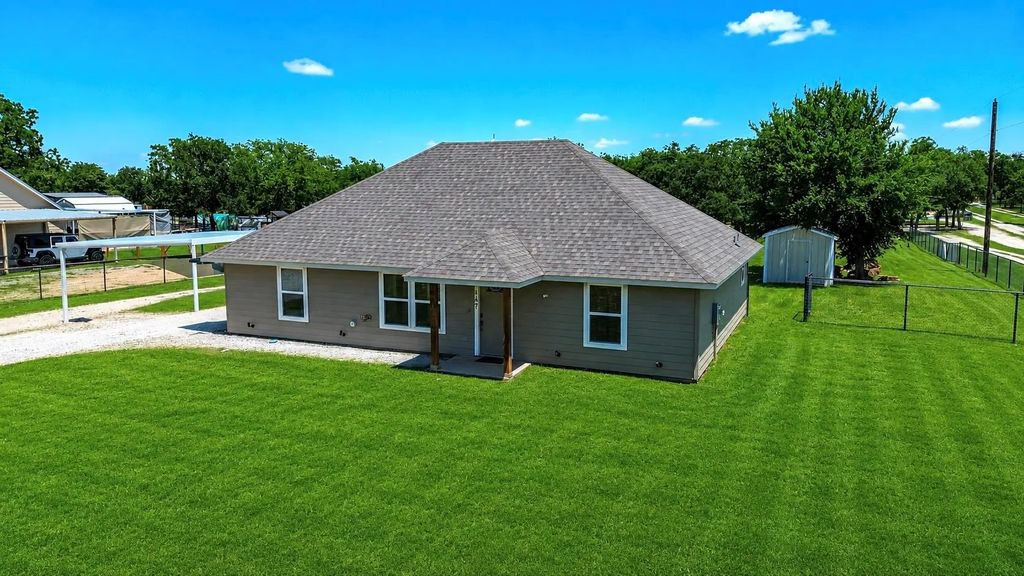 147 Brown Lane, Poolville