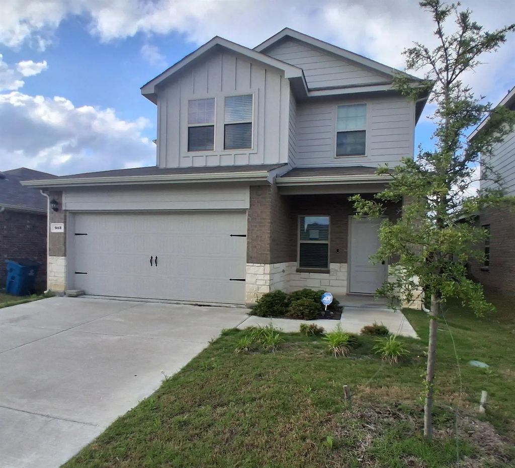 913 Country Road, Royse City