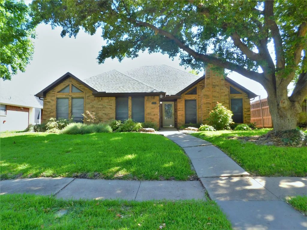 2105 Sonata Lane, Carrollton