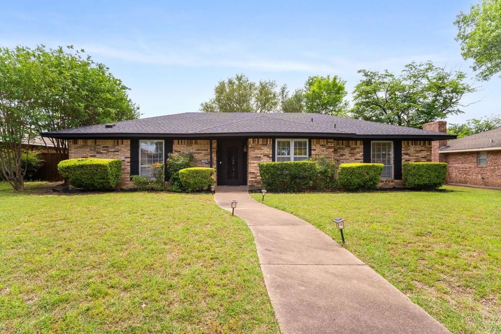 722 Oakbluff Drive, Lancaster