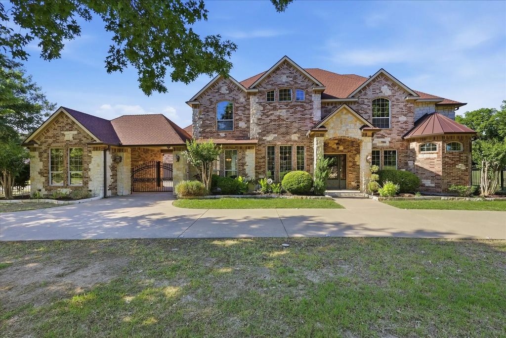 2056 Willow Bend Drive, Oak Leaf