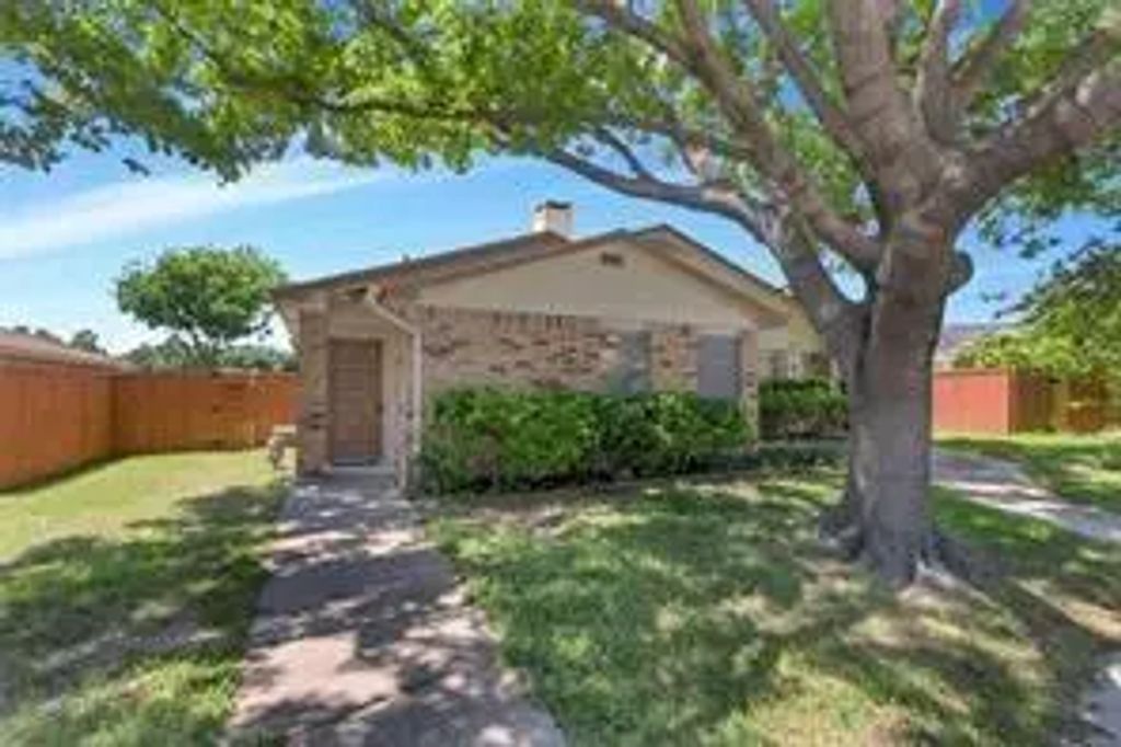 2221 Jackson Circle, Carrollton