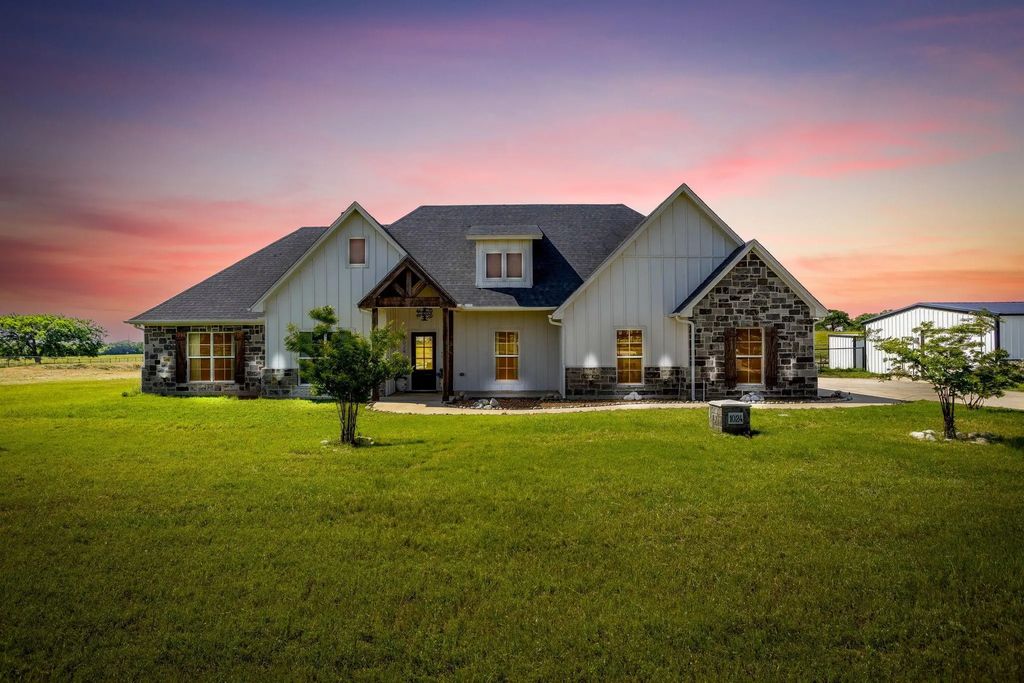 1024 Monarch Court, Poolville